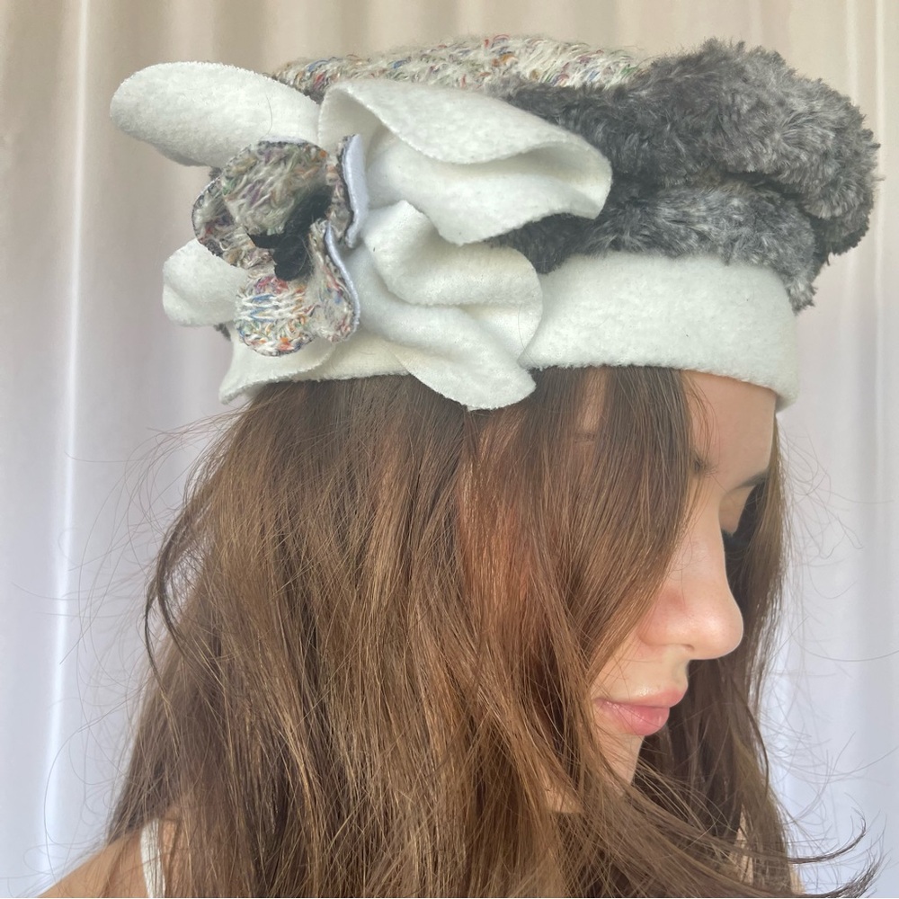 Beret Gray flat-topped hat Luxury Faux Fur Cuffed Hat with flower one side.